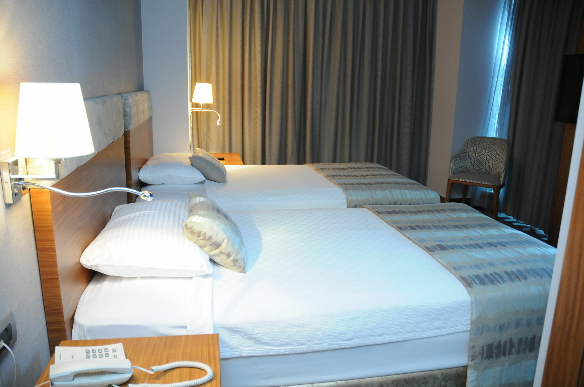 Discovery Hotel Istanboel Buitenkant foto